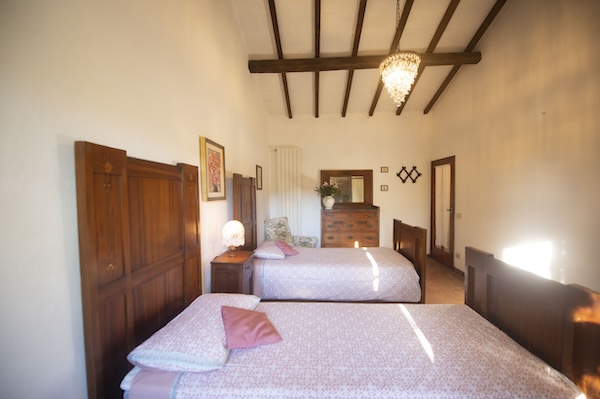 Schlafzimmer mit Einzelbetten Familienurlaub Toskana